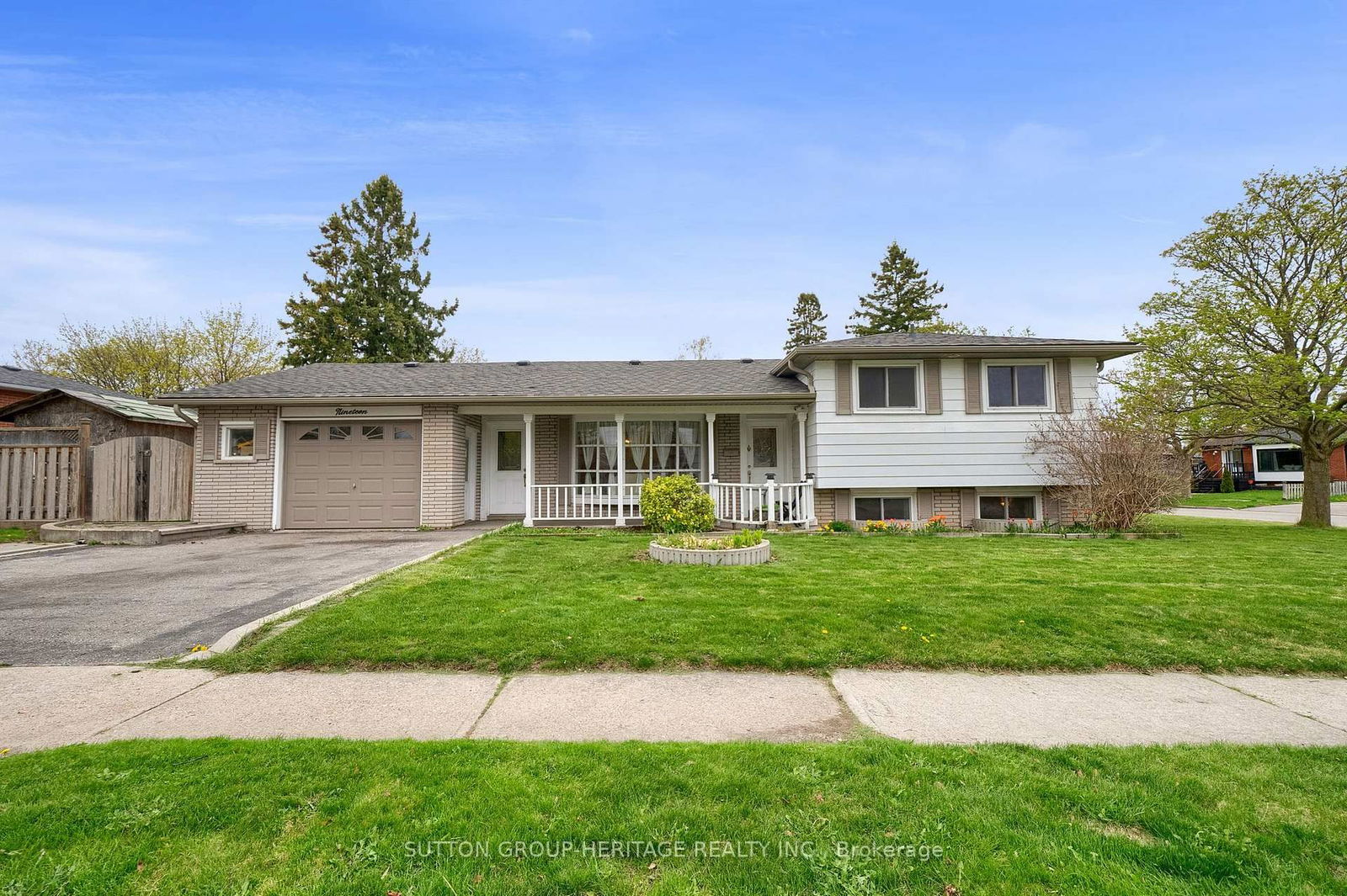 Detached House for sale at 19 Turnbull Road, Ajax, South East, L1S 2W8 - MLS: E12125536