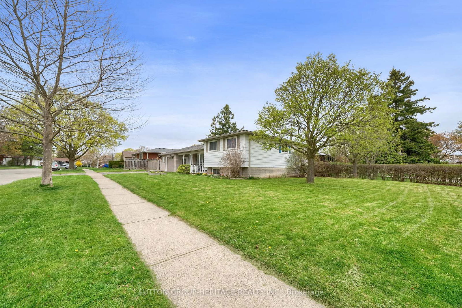 Detached House for sale at 19 Turnbull Road, Ajax, South East, L1S 2W8 - MLS: E12125536
