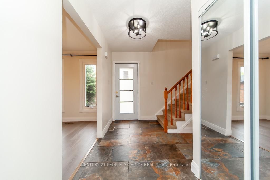 Detached House for sale at 35 Fernbank Place, Whitby, Pringle Creek, L1R 1T1 - MLS: E12125999