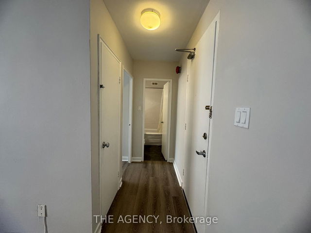 203 - 852 Broadview Avenue