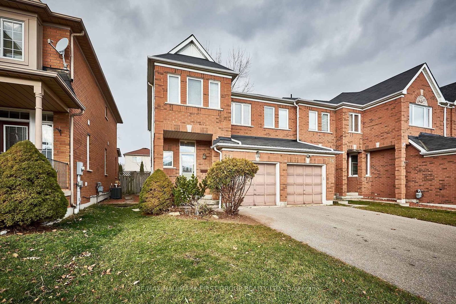 Townhouse for lease at 26 Blacksmith Lane, Whitby, Williamsburg, L1P 1N1 - MLS: E12126708