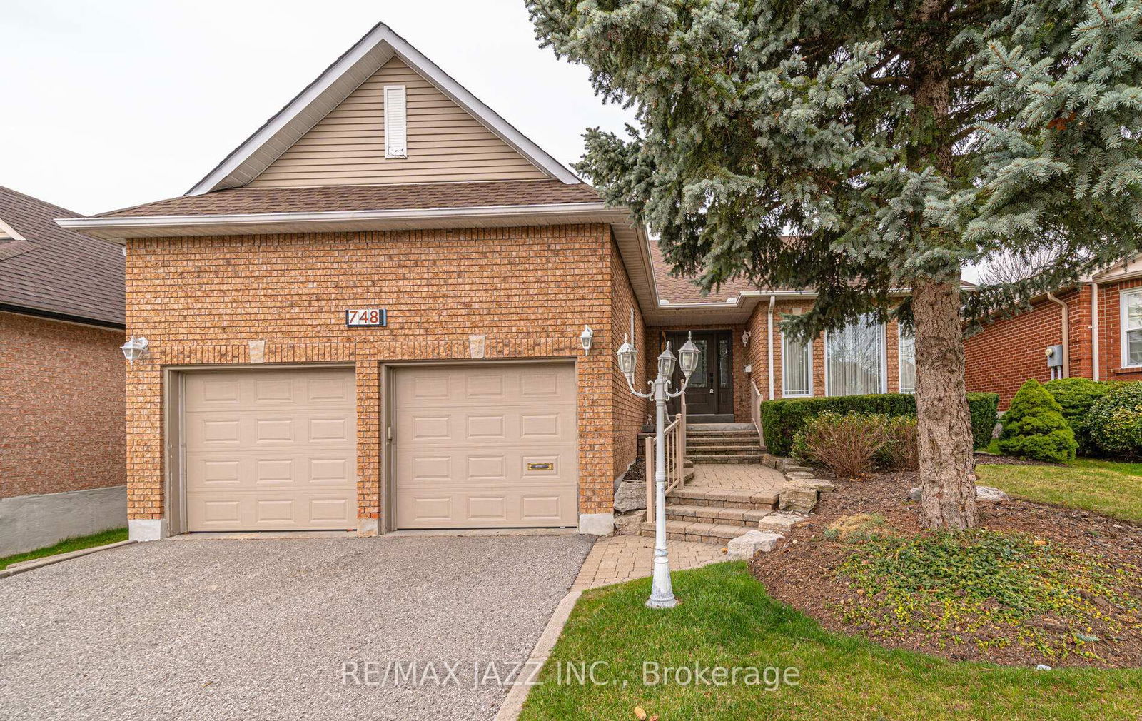 Detached House sold at 748 Pebble Court, Pickering, Amberlea, L1V 3Z6 - MLS: E12126821