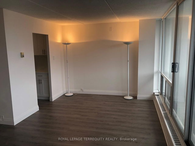 1005 - 2 Glamorgan Avenue
