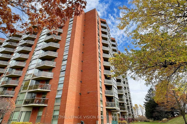 401 - 20 Dean Park
