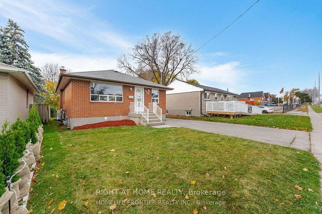 1204 Simcoe Street