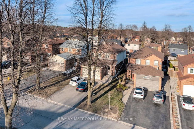 1125 Cedarcroft Crescent