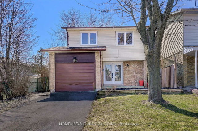 Upper - 125 Granada Crescent