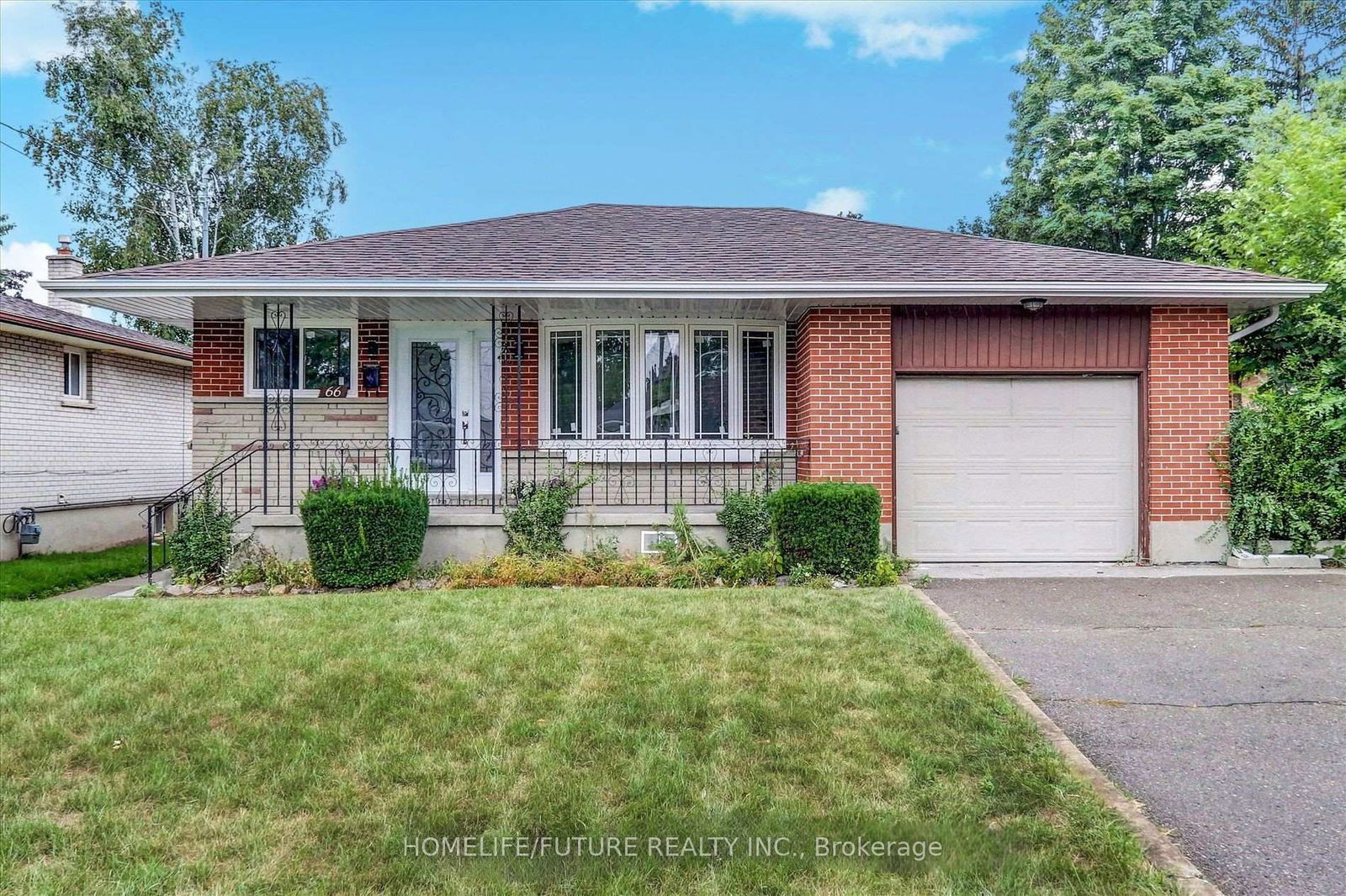 Detached House for sale at 66 Valdez Court, Oshawa, Vanier, L1J 5W9 - MLS: E12128312