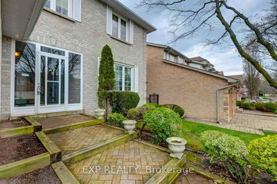 15 Invermarge Dr, Toronto - Centennial Scarborough image-0-1