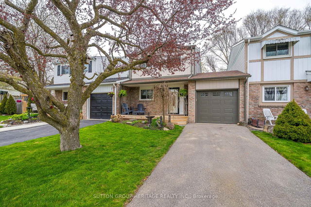 44 Banner Crescent