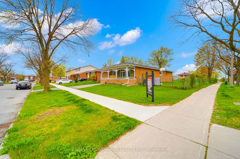 32 Lighthall Cres, Toronto - Malvern image-0-0