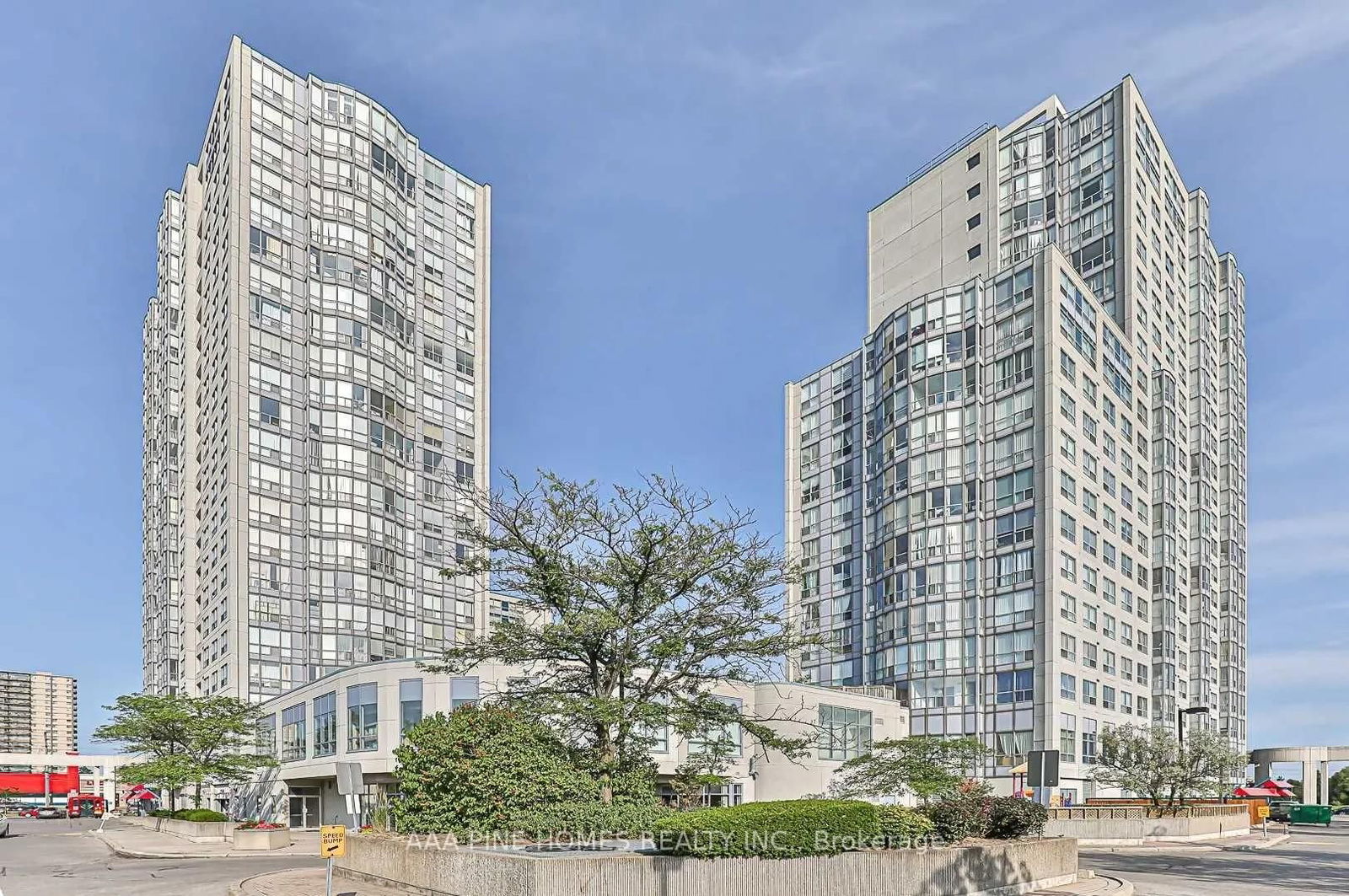 Condo for sale at 1111-2550 Lawrence Avenue, Toronto, Dorset Park, M1P 4Z3 - MLS: E12129528