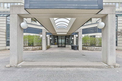 Unit 807 — 160 Alton Towers Circ, Toronto - Milliken image-0-2