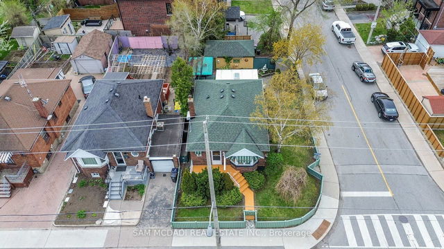 319 Cosburn Avenue