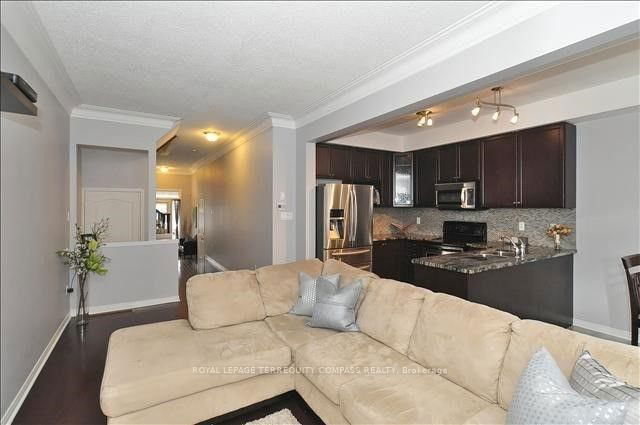 8 Edhouse Avenue