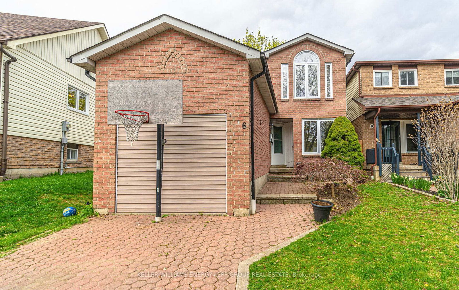 Property at 6 Goldring