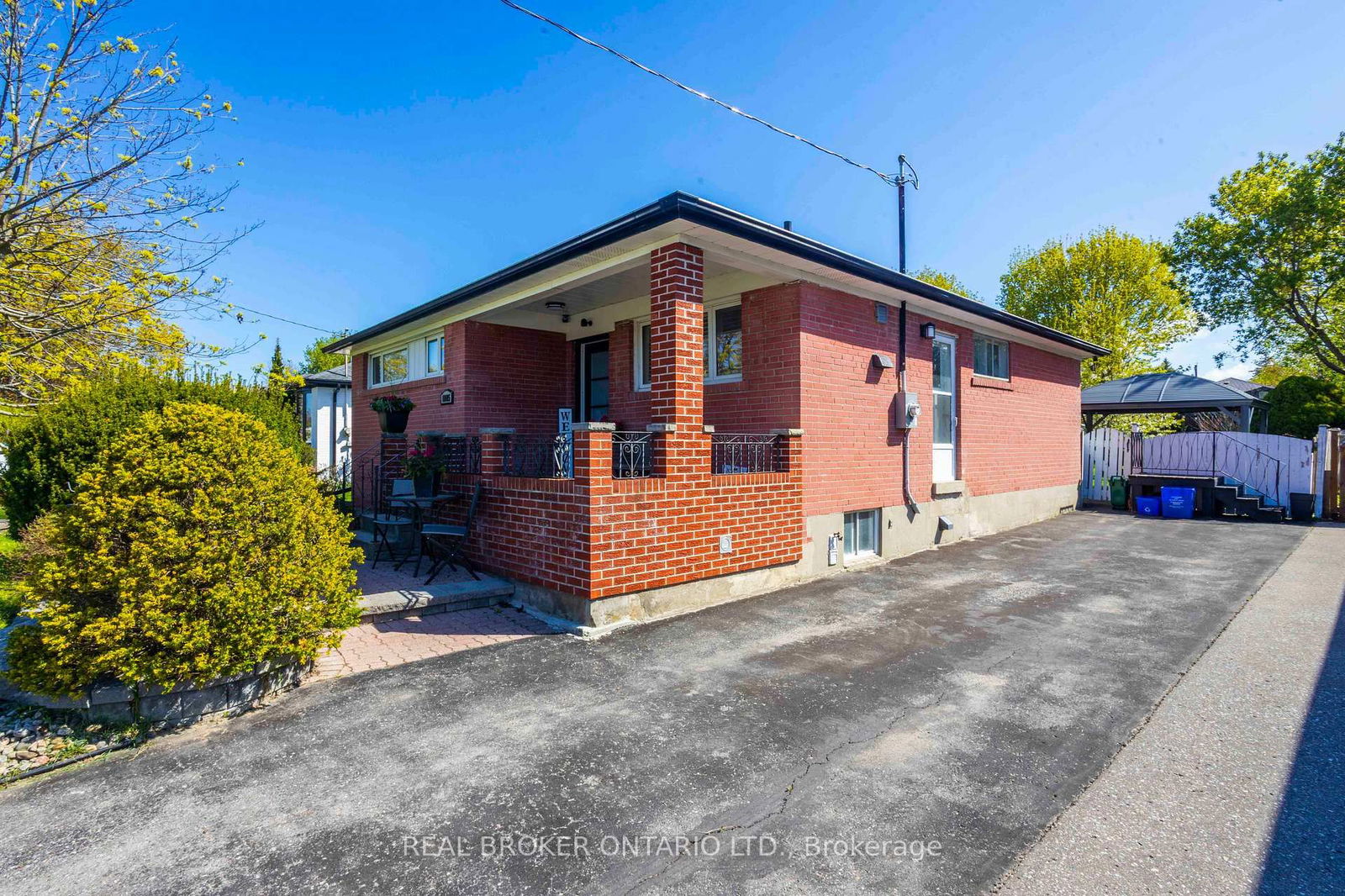 Detached House for sale at 1005 Walton Boulevard, Whitby, Williamsburg, L1N 3G8 - MLS: E12130429