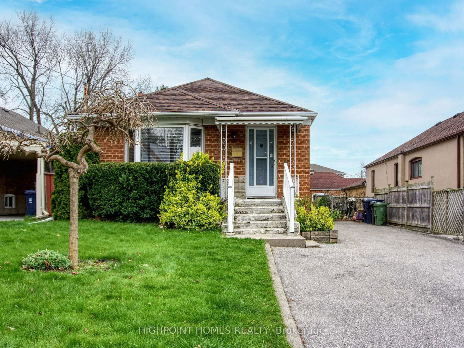 Detached House for lease at 3 Landseer Road, Toronto, Ionview, M1K 3A6 - MLS: E12130654