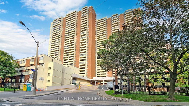 1418 - 1 Massey Square