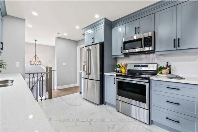 112 Mcfeeters Crescent