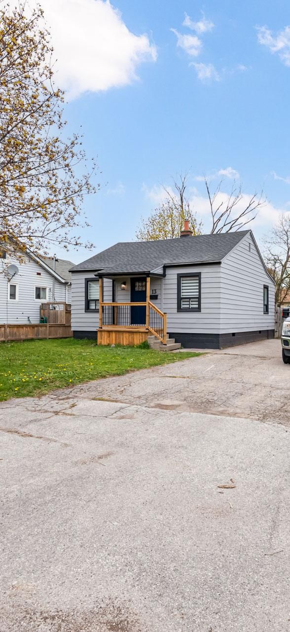 13 Tudor Avenue