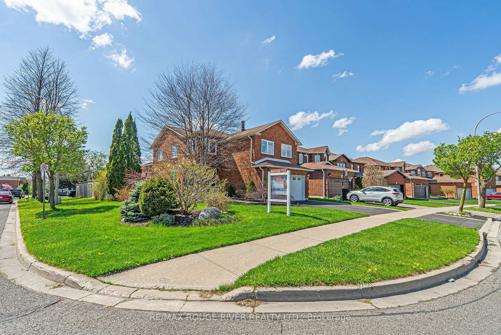 Detached House for sale at 32 Fencerow Drive, Whitby, Rolling Acres, L1R 1Y4 - MLS: E12130890