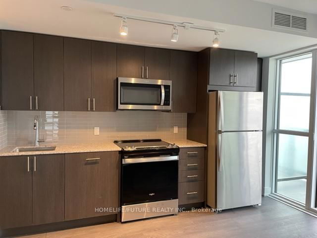 407 - 2550 Simcoe Street
