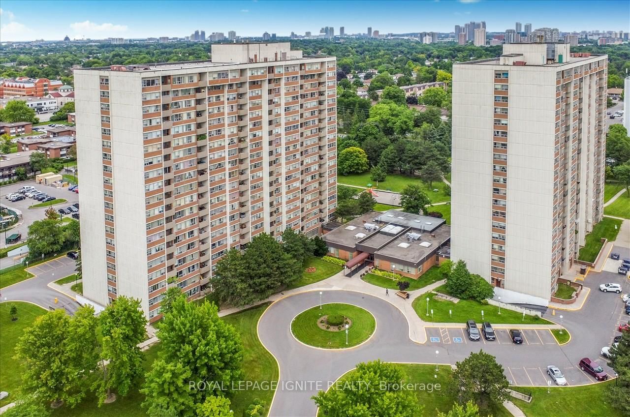 Condo for sale at 709-25 Silver Springs Boulevard, Toronto, L'Amoreaux, M1V 1M9 - MLS: E12132315