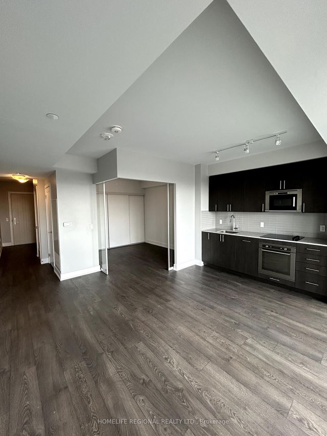 302 - 2550 Simcoe Street