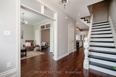 28 Emily St, Clarington - Newcastle image-0-2