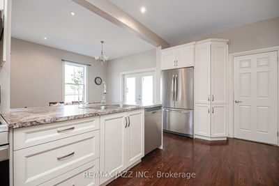 28 Emily St, Clarington - Newcastle image-0-4