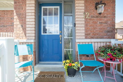 12 Bannister St, Clarington - Bowmanville image-0-2