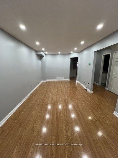 49 Halfmoon Sq, Toronto - Highland Creek image-0-3