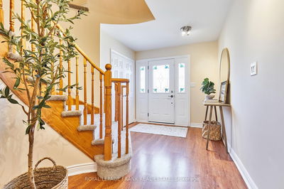 13 Newport Ave, Clarington - Courtice image-0-1