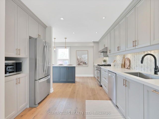 6 Kenhatch Boulevard