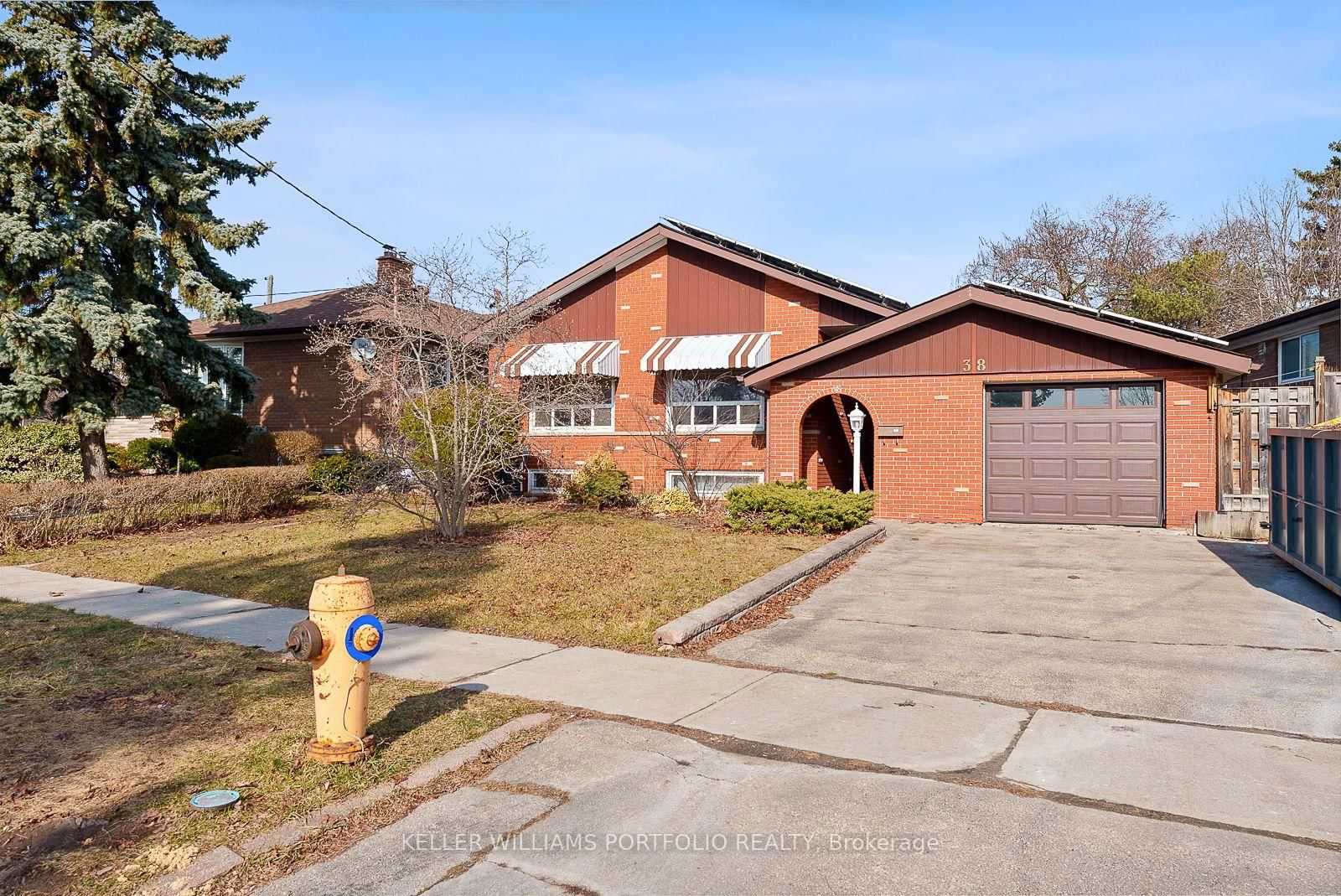 Detached House for lease at 38 Jarwick Drive, Toronto, Woburn, M1H 2H3 - MLS: E12133718