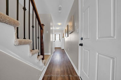 42 Markham Tr, Clarington - Bowmanville image-0-4