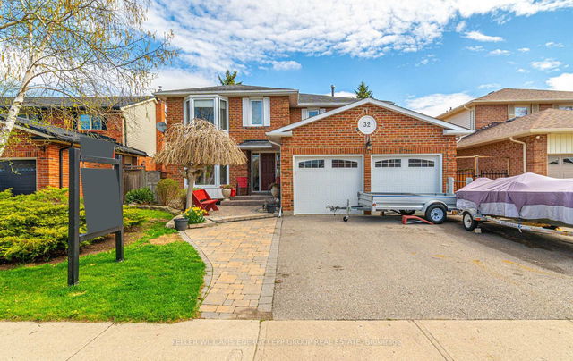 32 Farrow Crescent