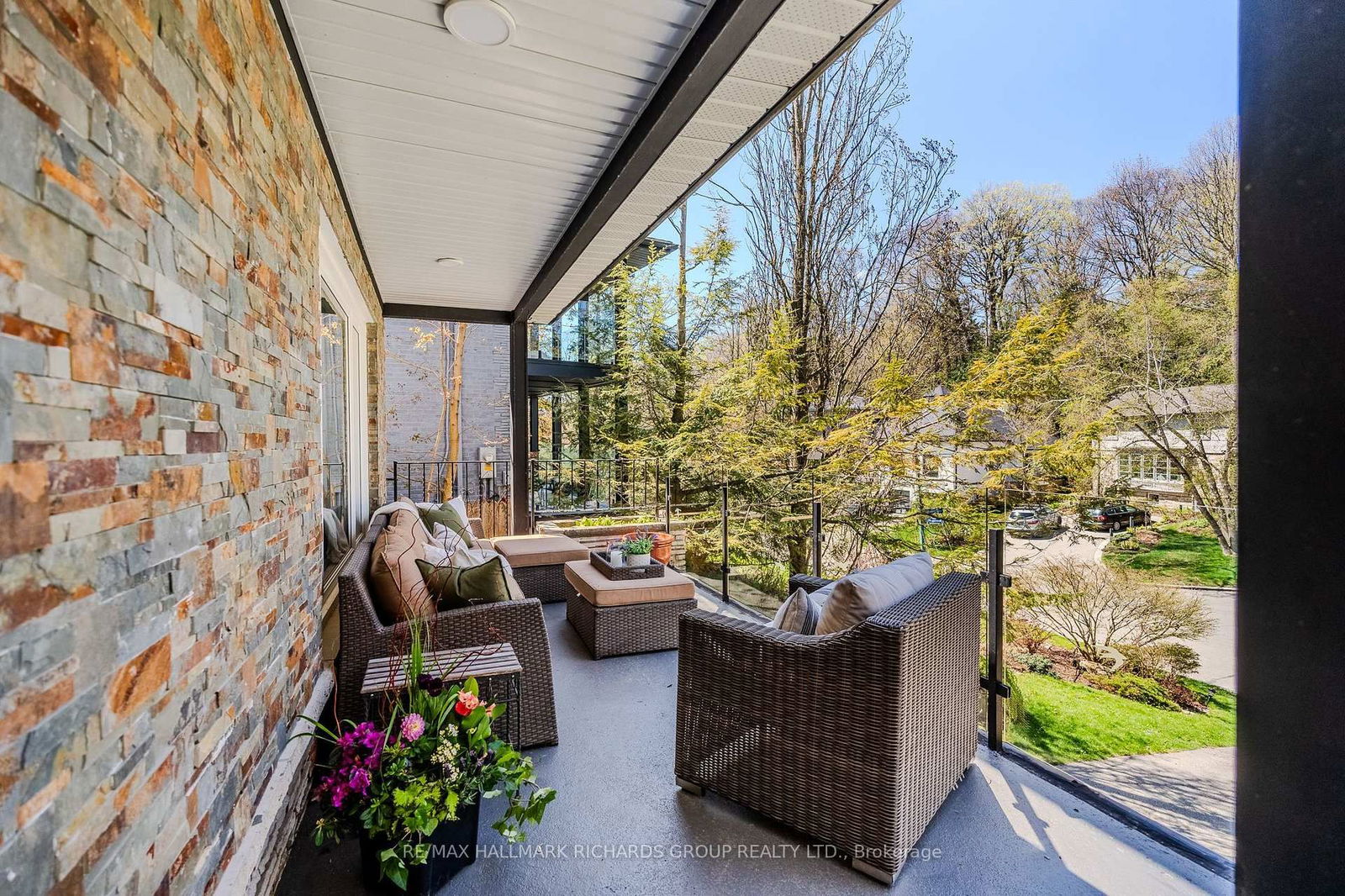 Detached House sold at 31 Fallingbrook Drive, Toronto, Birchcliffe-Cliffside, M1N 1B5 - MLS: E12134519