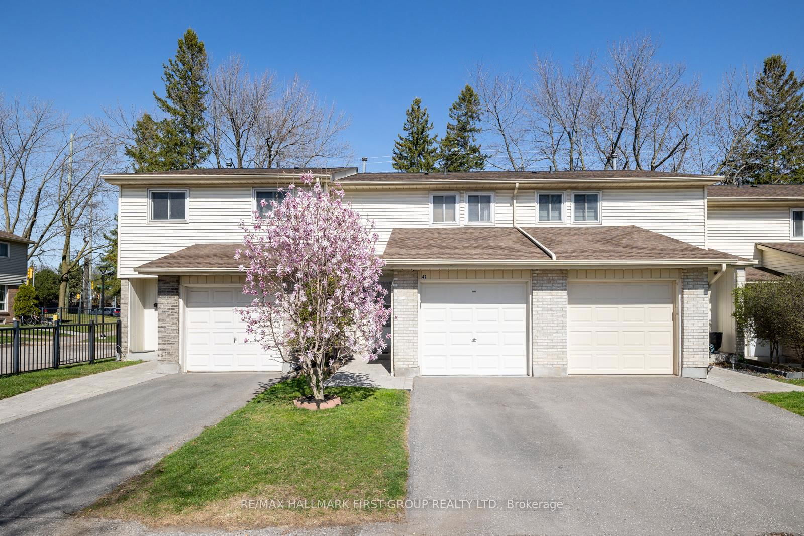 Townhouse sold at 47-611 Galahad Drive, Oshawa, Eastdale, L1K 1M1 - MLS: E12134572