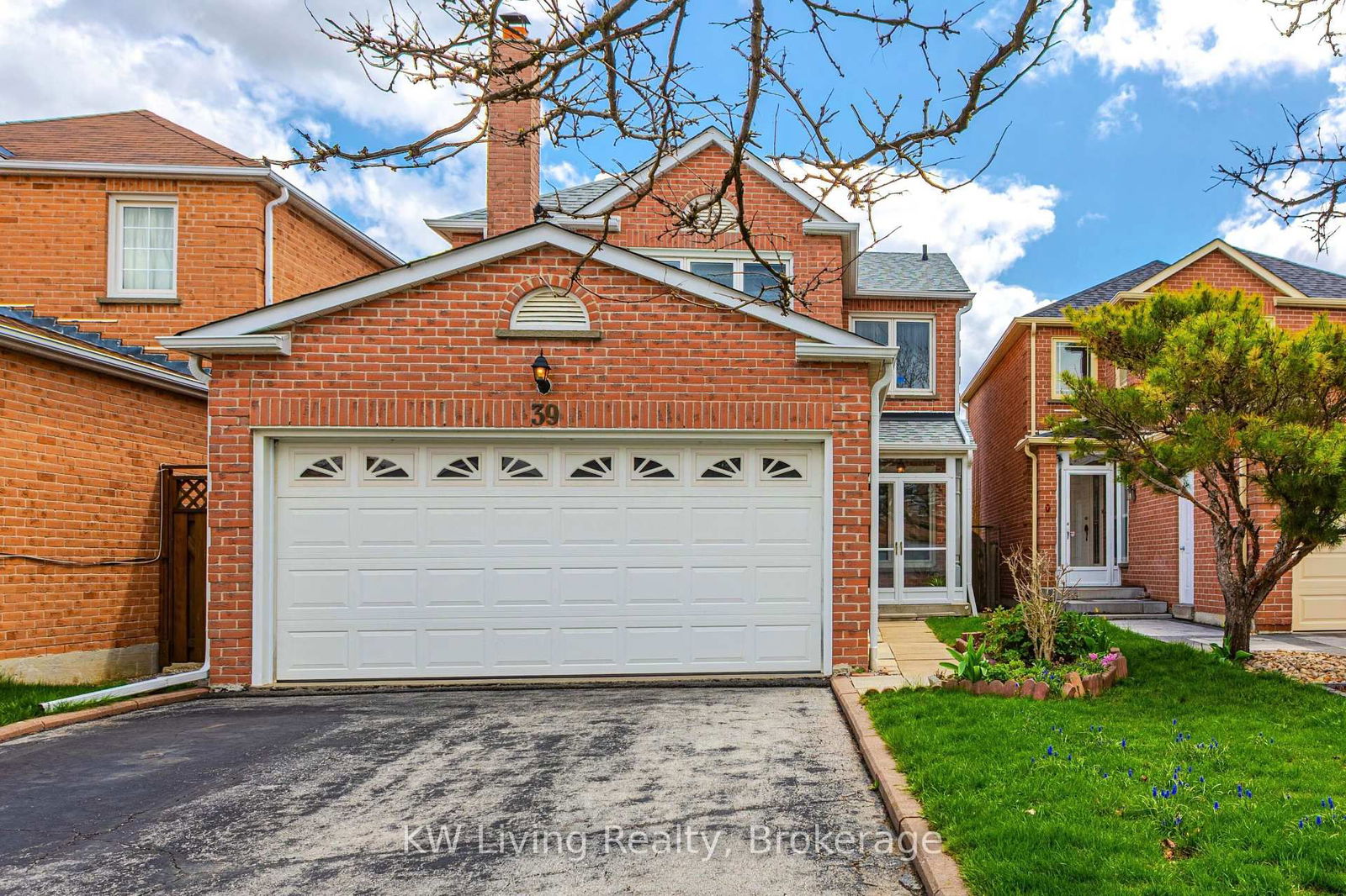Detached House for sale at 39 Duxbury Drive, Toronto, Milliken, M1V 5H2 - MLS: E12134791