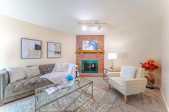 39 Duxbury Drive