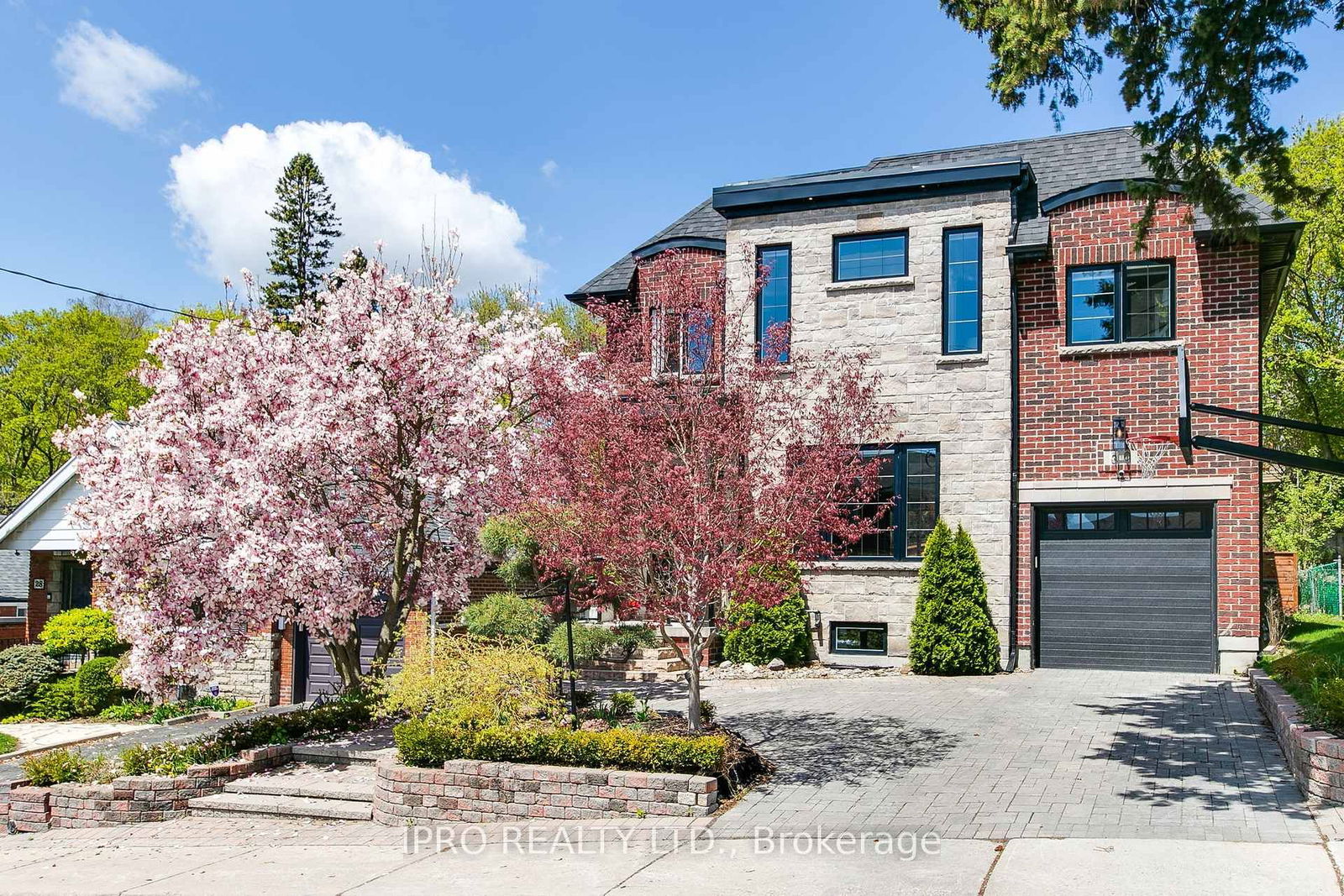 Detached House for sale at 30 Notley Place, Toronto, O'Connor-Parkview, M4B 2M6 - MLS: E12134934