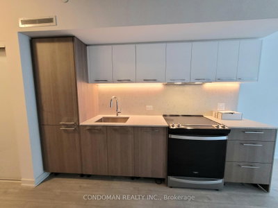 Unit 404 — 45 Baseball Place — photo 5