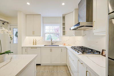102 Mossbrook Cres, Toronto - Steeles image-0-2