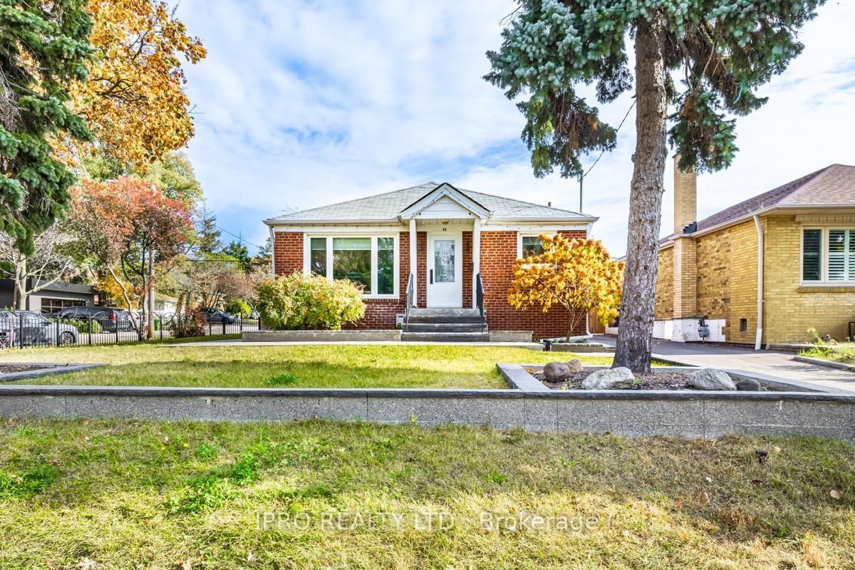 Detached House for sale at 55 Lilian Drive, Toronto, Wexford-Maryvale, M1R 3W2 - MLS: E12136195