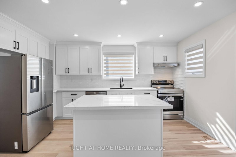 961 Victoria Park Ave, Toronto, M4B 2J4 | Image 2