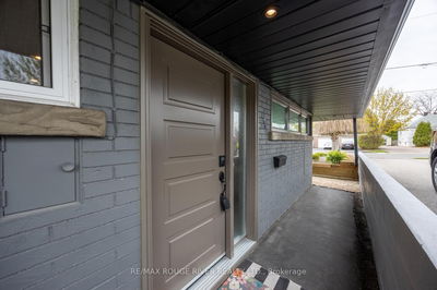 693 Carnegie Ave, Oshawa - O'Neill image-0-2