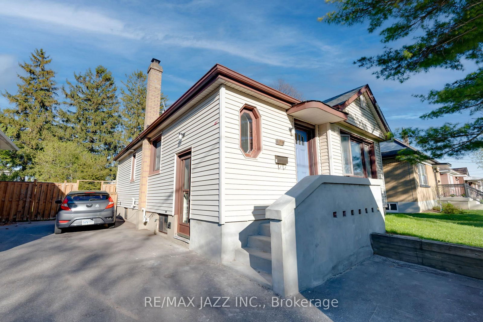 Detached House for sale at 101 Luke Street, Oshawa, O'Neill, L1G 6B6 - MLS: E12137056