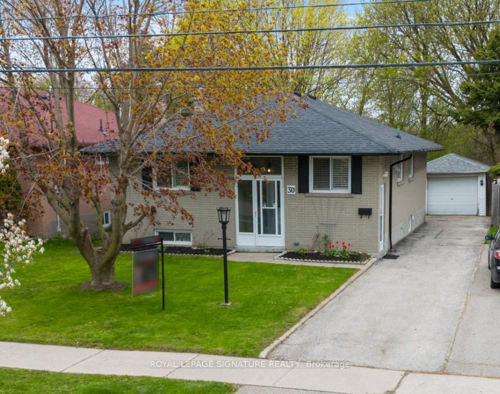 Detached House for sale at 30 Oakridge Drive, Toronto, Cliffcrest, M1M 2A4 - MLS: E12137471